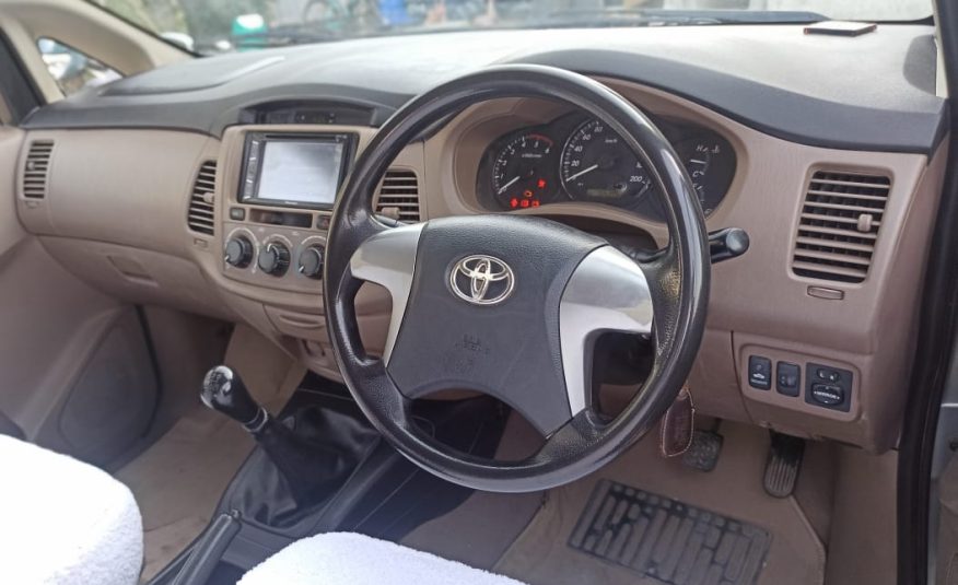 TOYOTA INNOVA G 2015