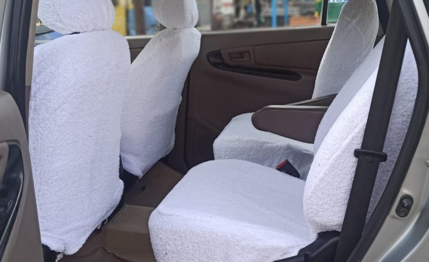 TOYOTA INNOVA G 2015