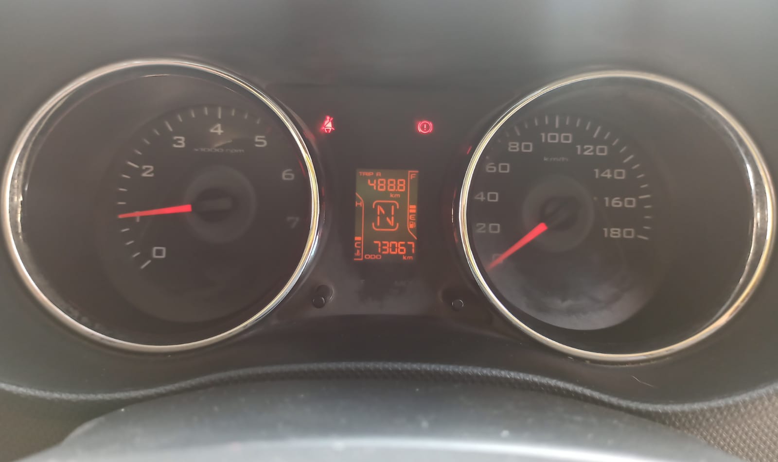 MAHINDRA TUV 300 T8 AT 2019