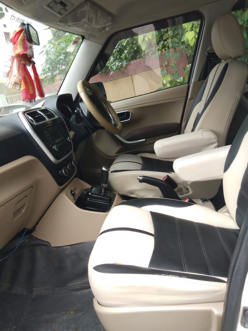 MAHINDRA TUV 300 T8 AT 2019