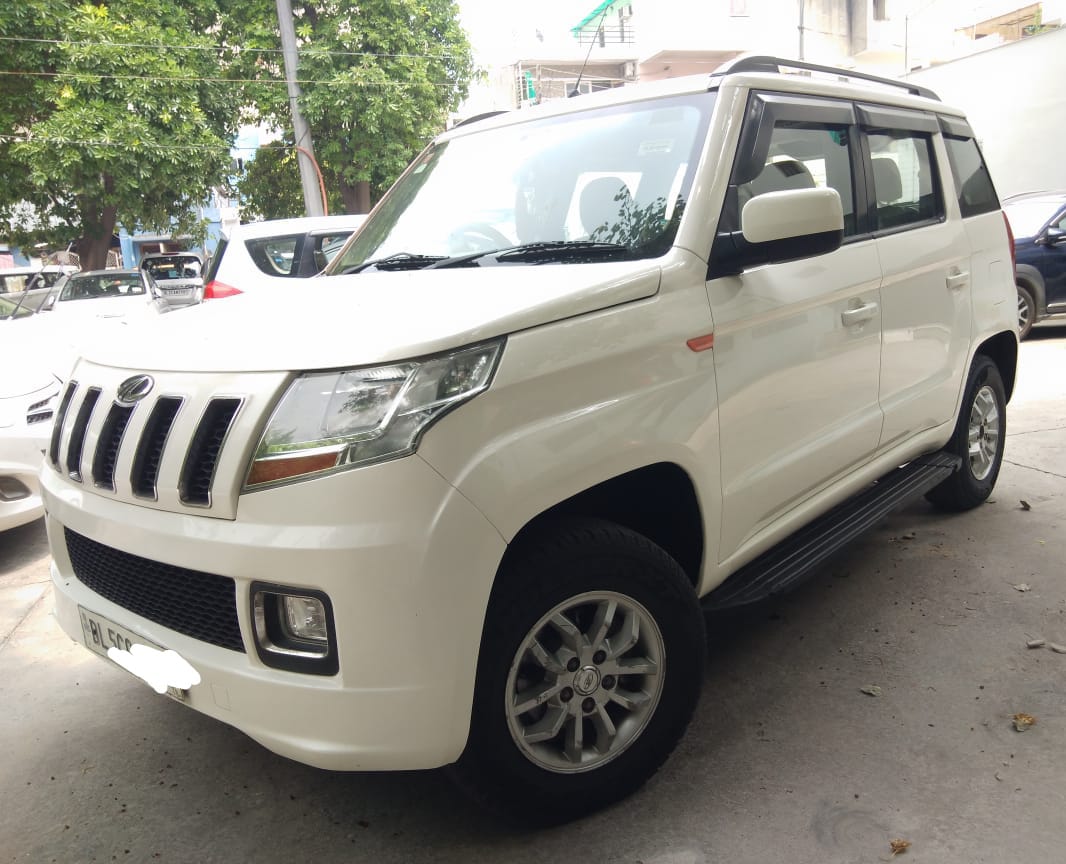MAHINDRA TUV 300 T8 AT 2019