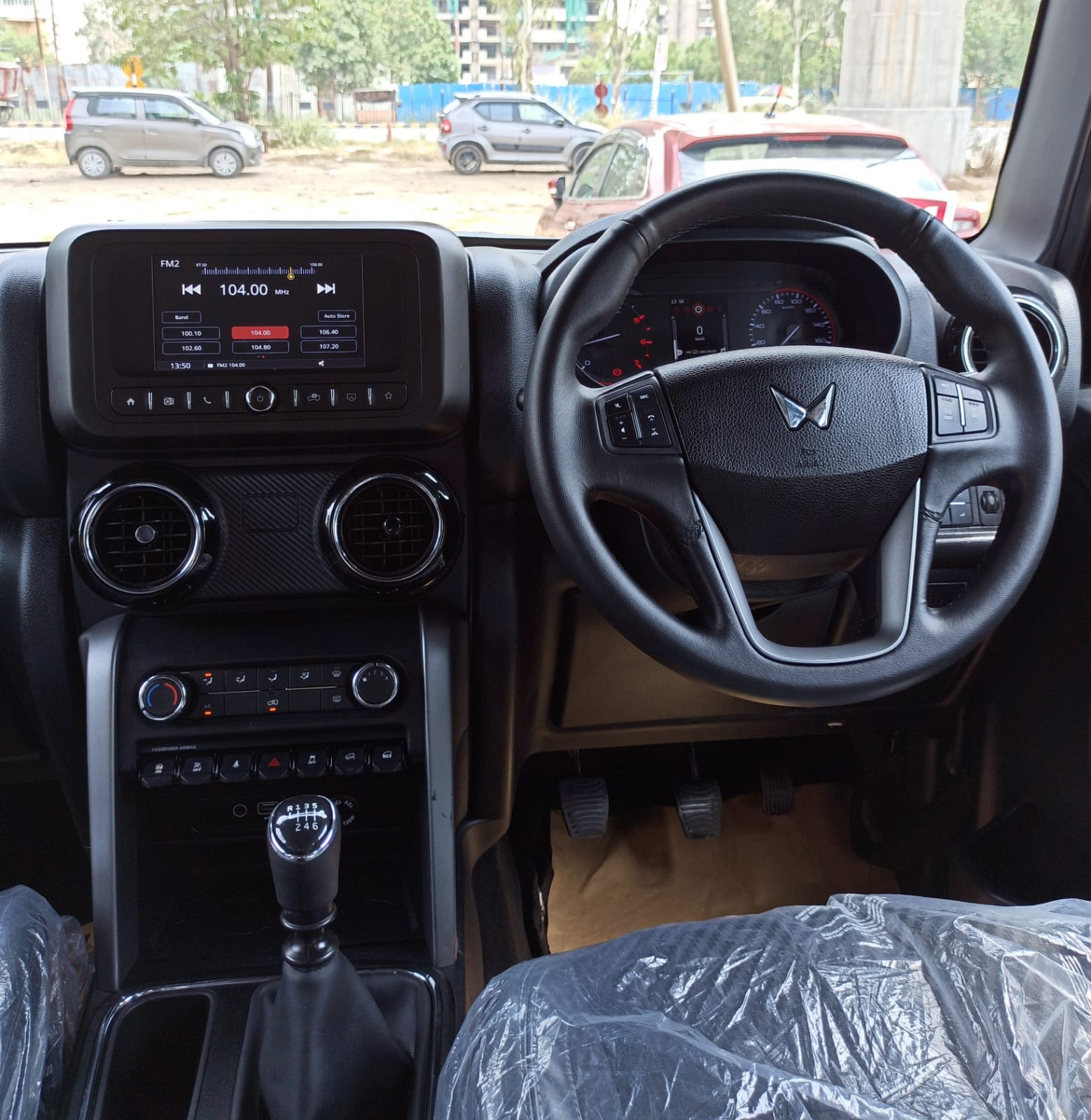 THAR LX 4*2 MT