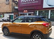 XUV300 W8 O  MT