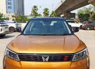 XUV300 W8 O  MT
