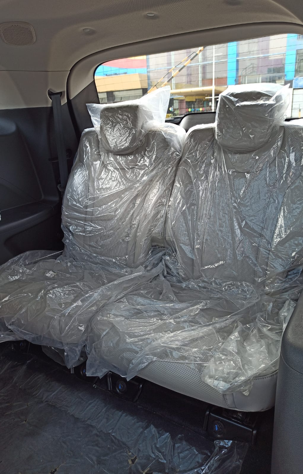 XUV700 AX7 L MT