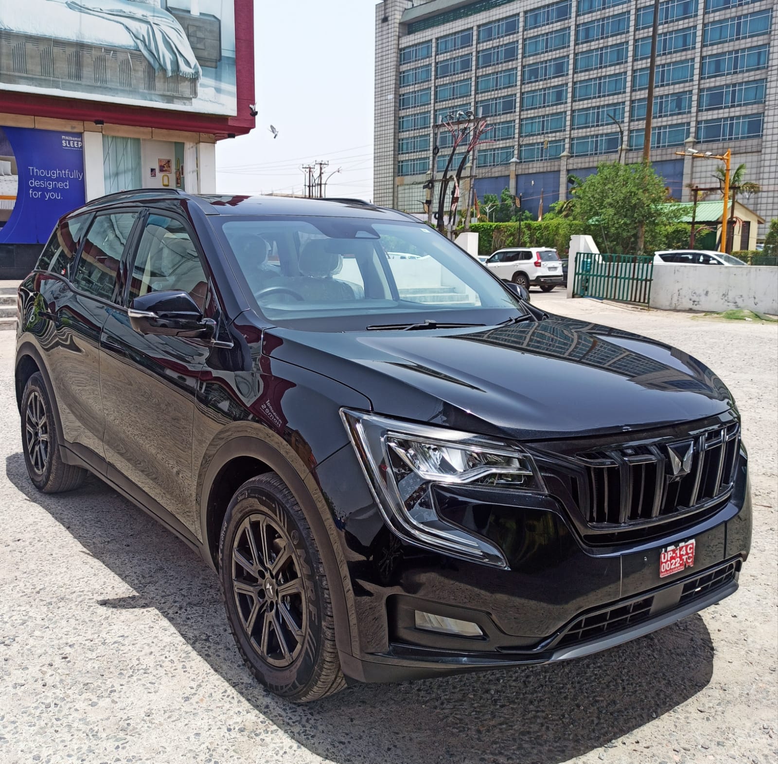 XUV700 AX7 L  AT  UNREGISTERED