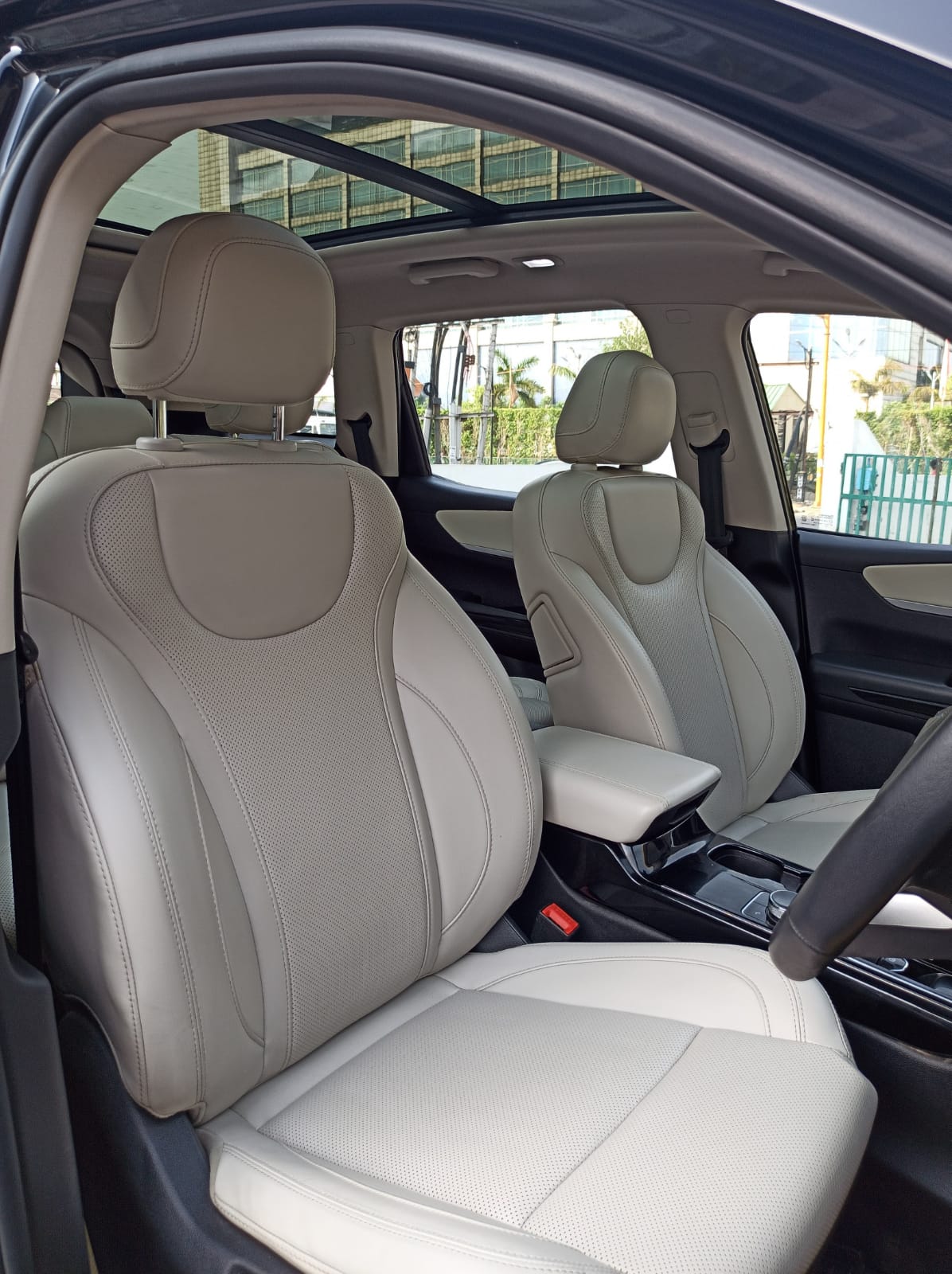 XUV 700 AX7 L AT UNREGISTERED