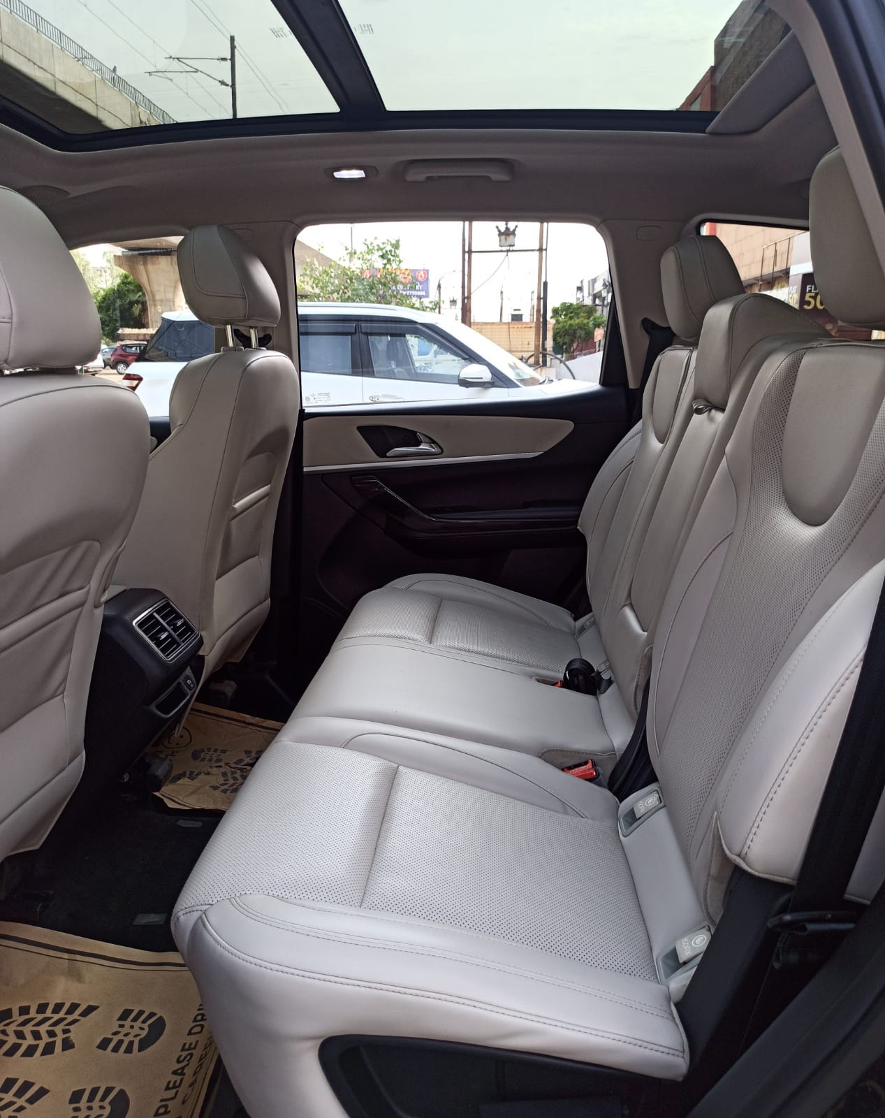 XUV 700 AX7 L AT UNREGISTERED