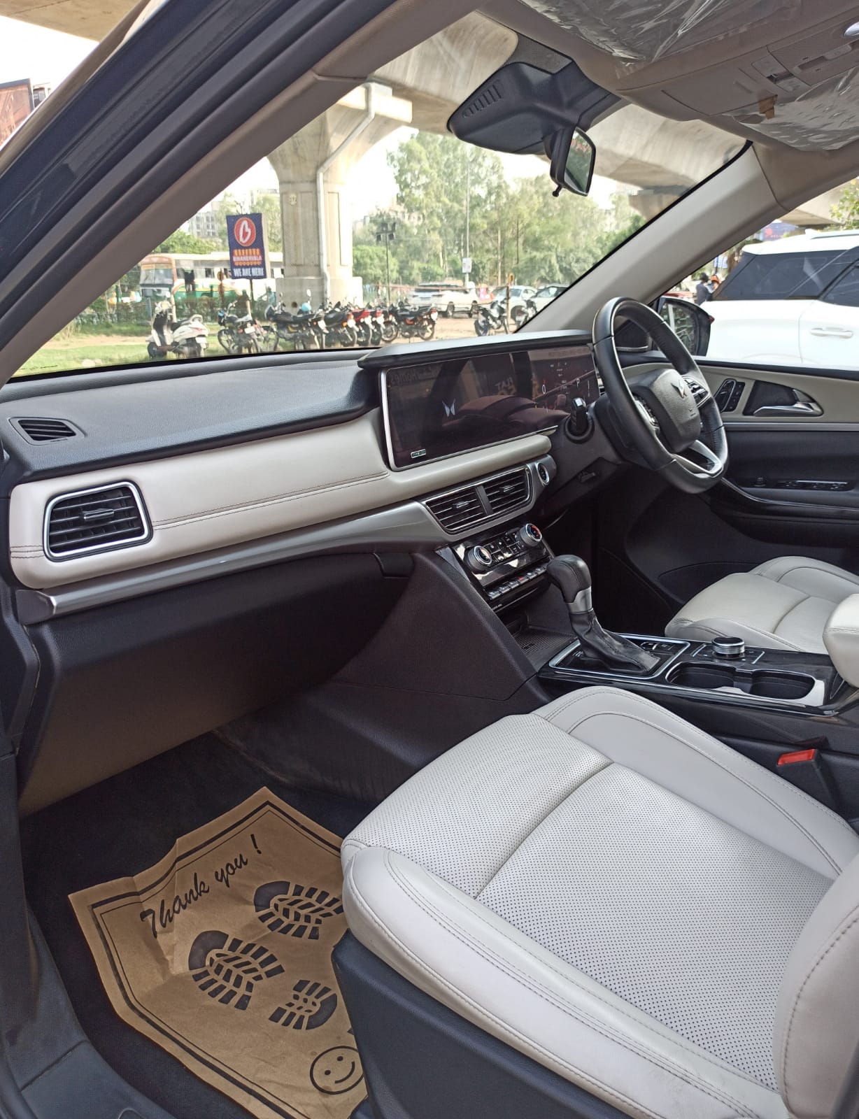XUV 700 AX7 L AT UNREGISTERED