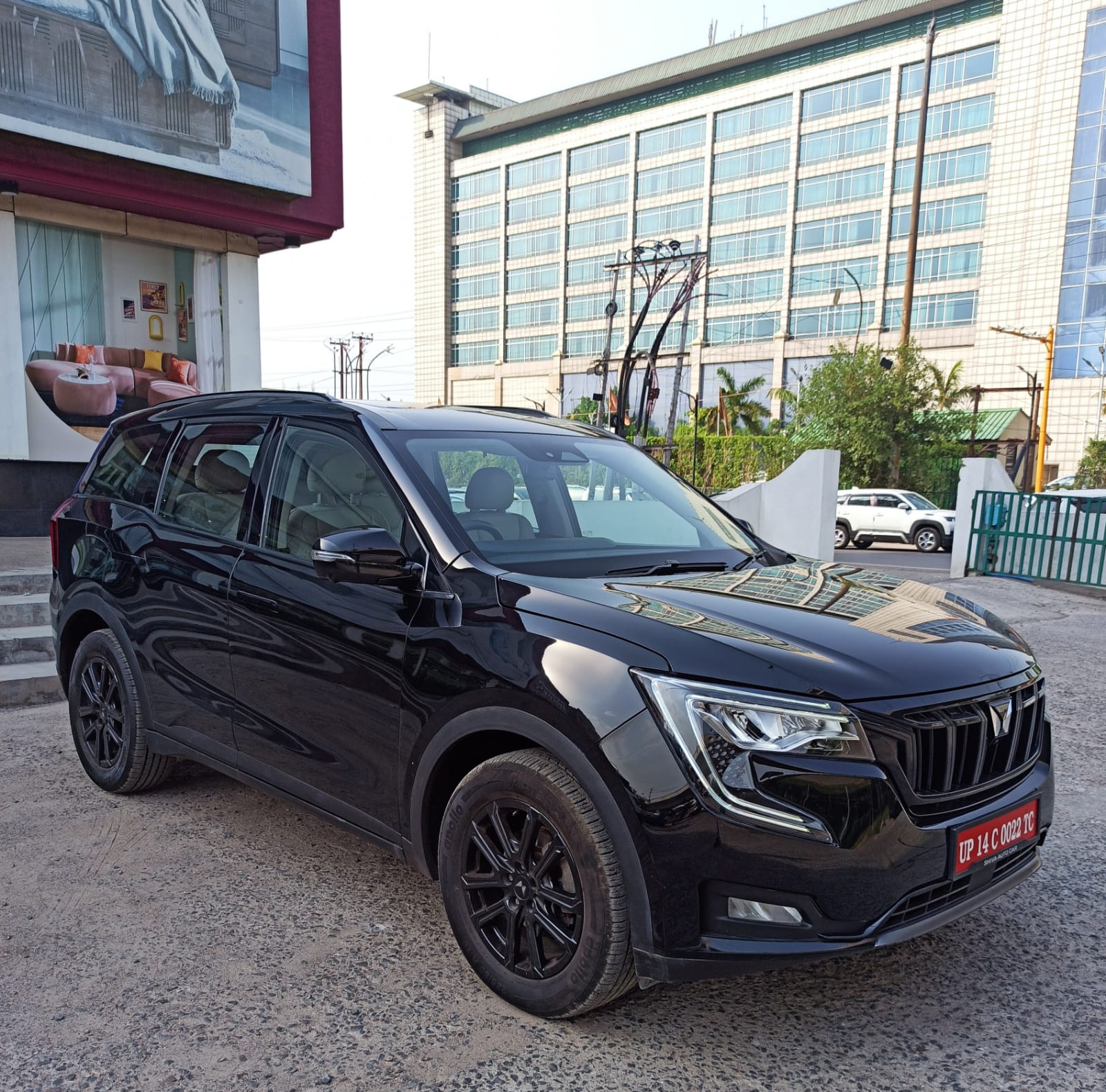 XUV 700 AX7 L AT UNREGISTERED