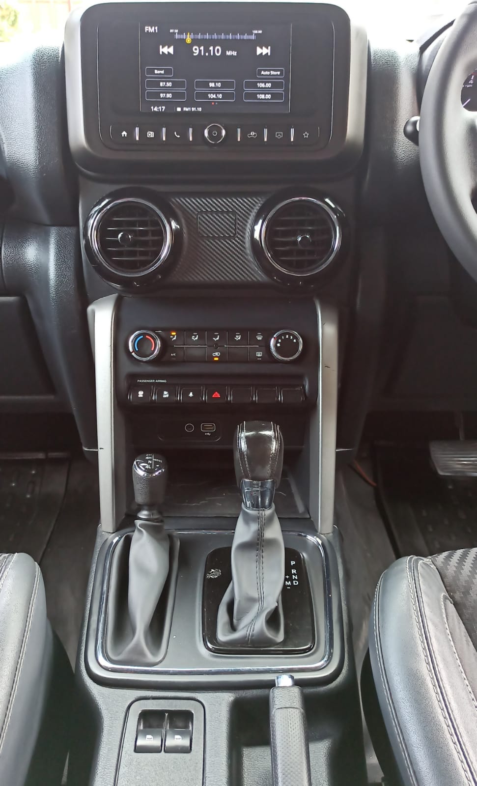 MAHINDRA THAR 4*4 LX AT DIESEL BLACK 2022
