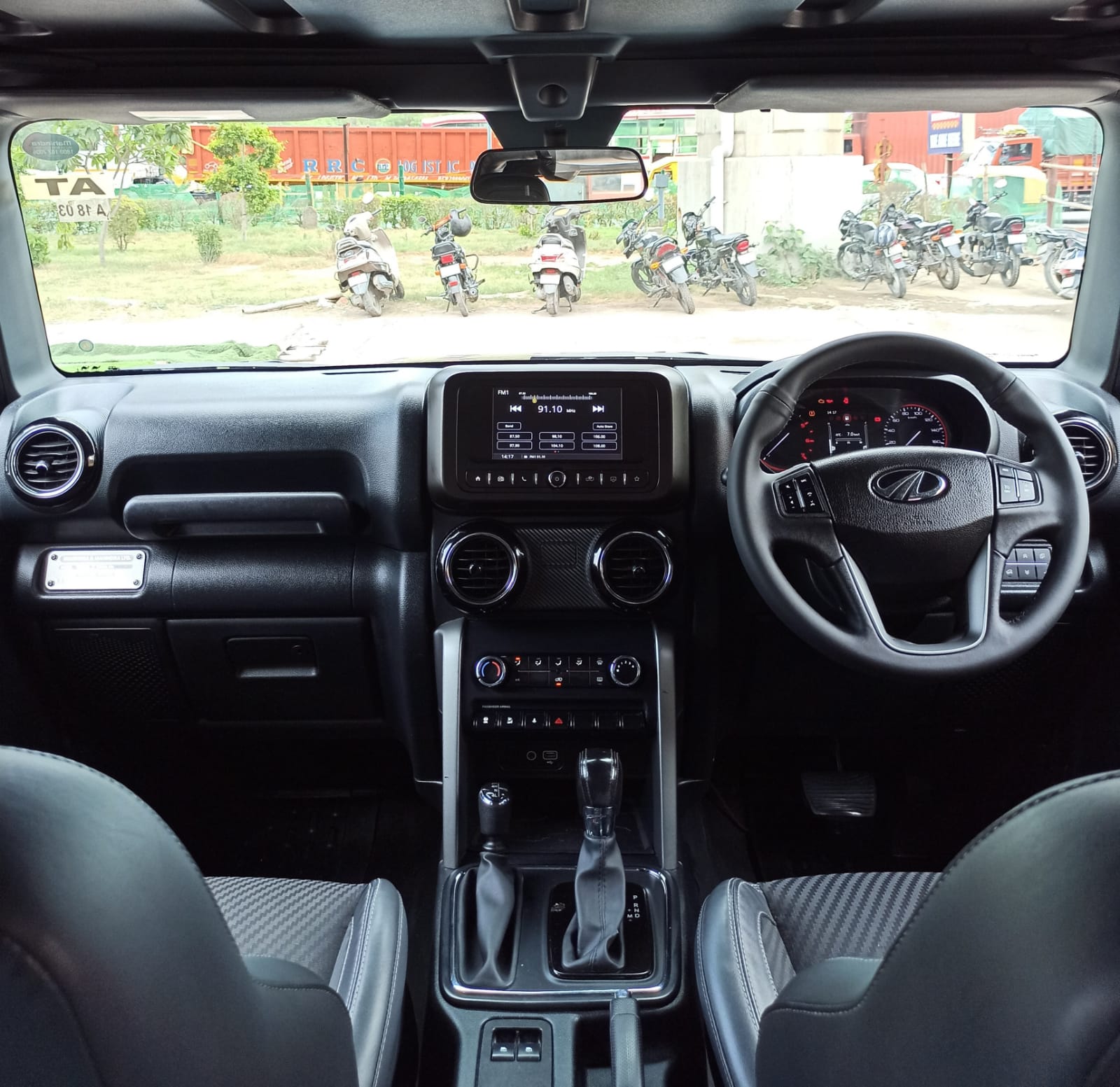 MAHINDRA THAR 4*4 LX AT DIESEL BLACK 2022