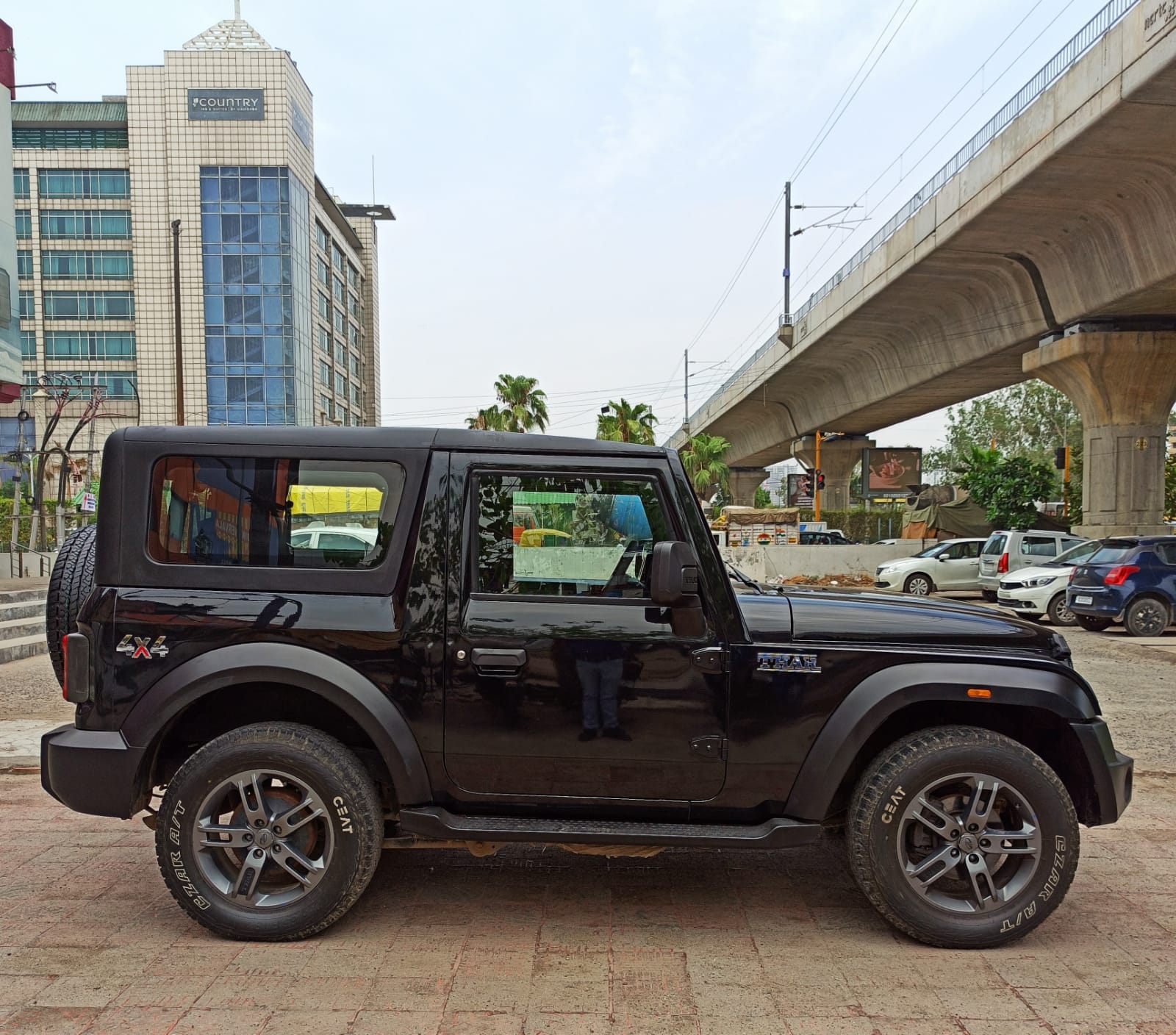 MAHINDRA THAR 4*4 LX AT DIESEL BLACK 2022