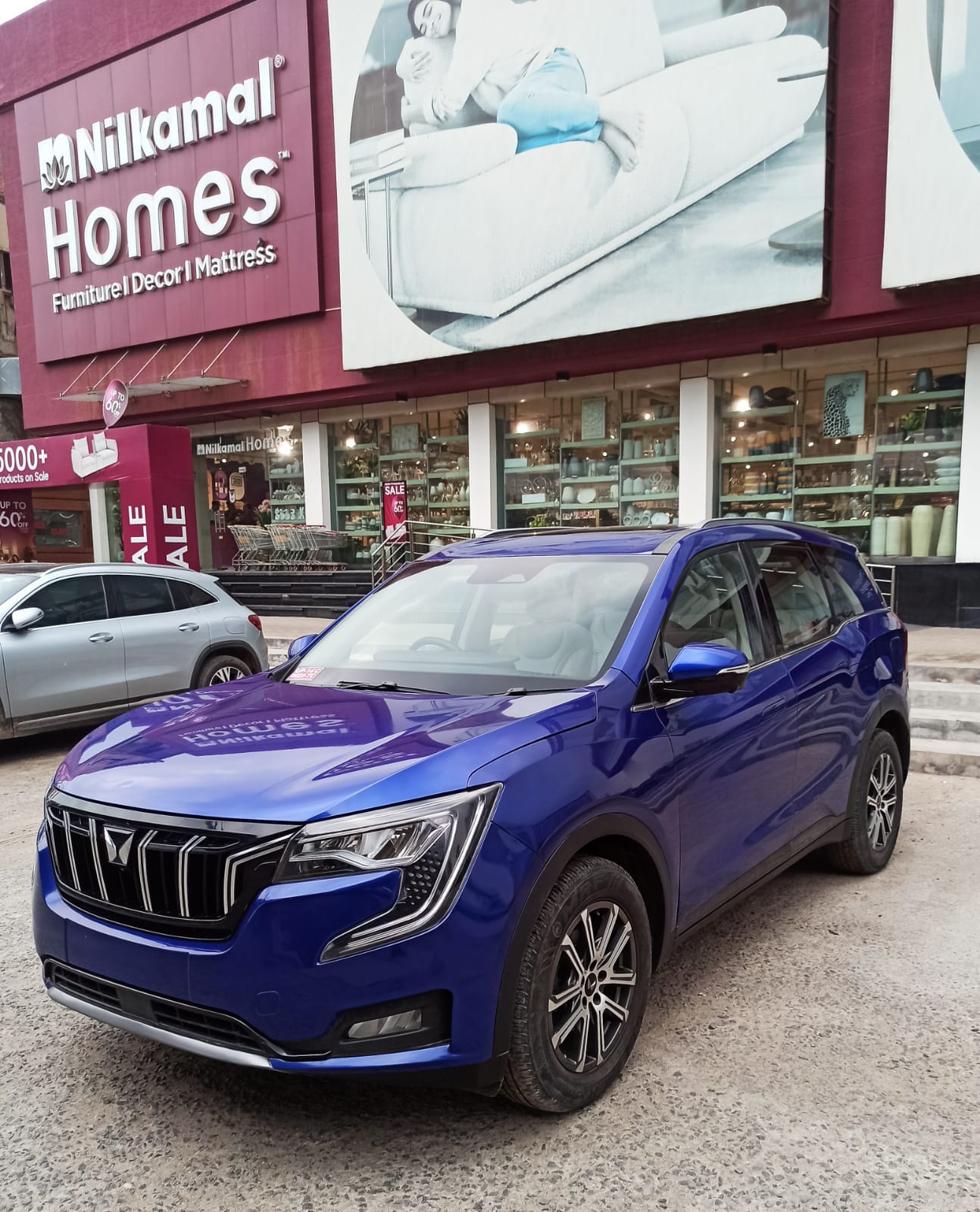 MAHINDRA XUV 700 AX7 L MT BLUE 2021