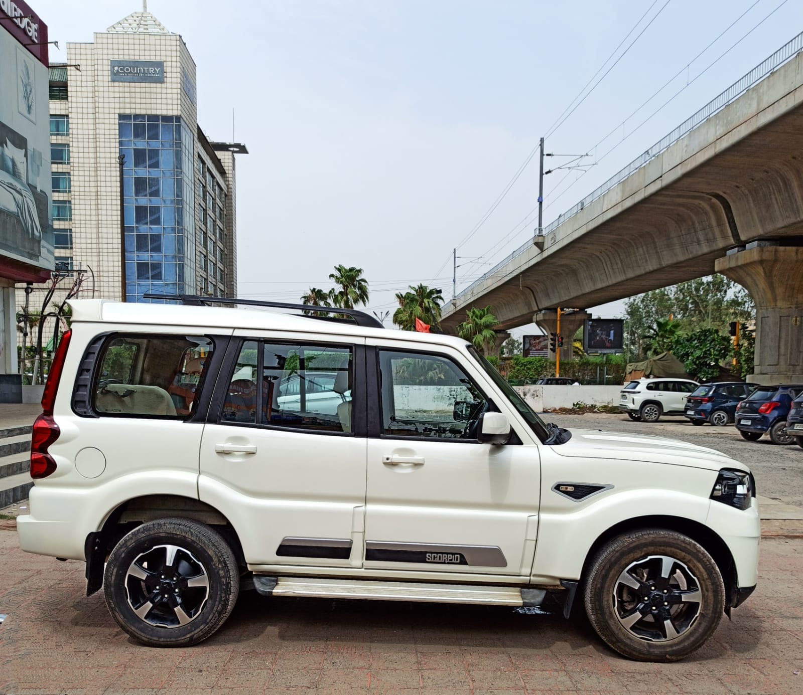 *BOOKED* SCORPIO CLASSIC S11 MT 29700