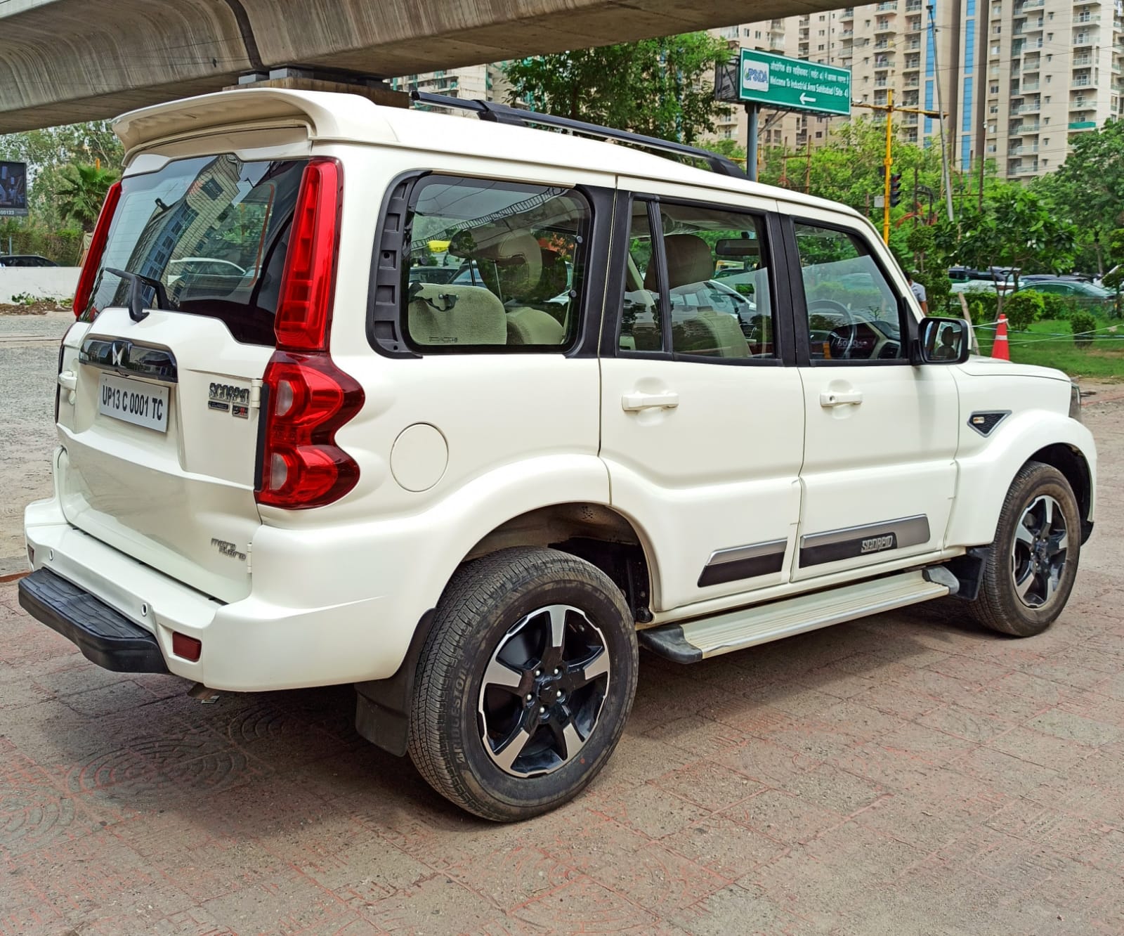 *BOOKED* SCORPIO CLASSIC S11 MT 29700