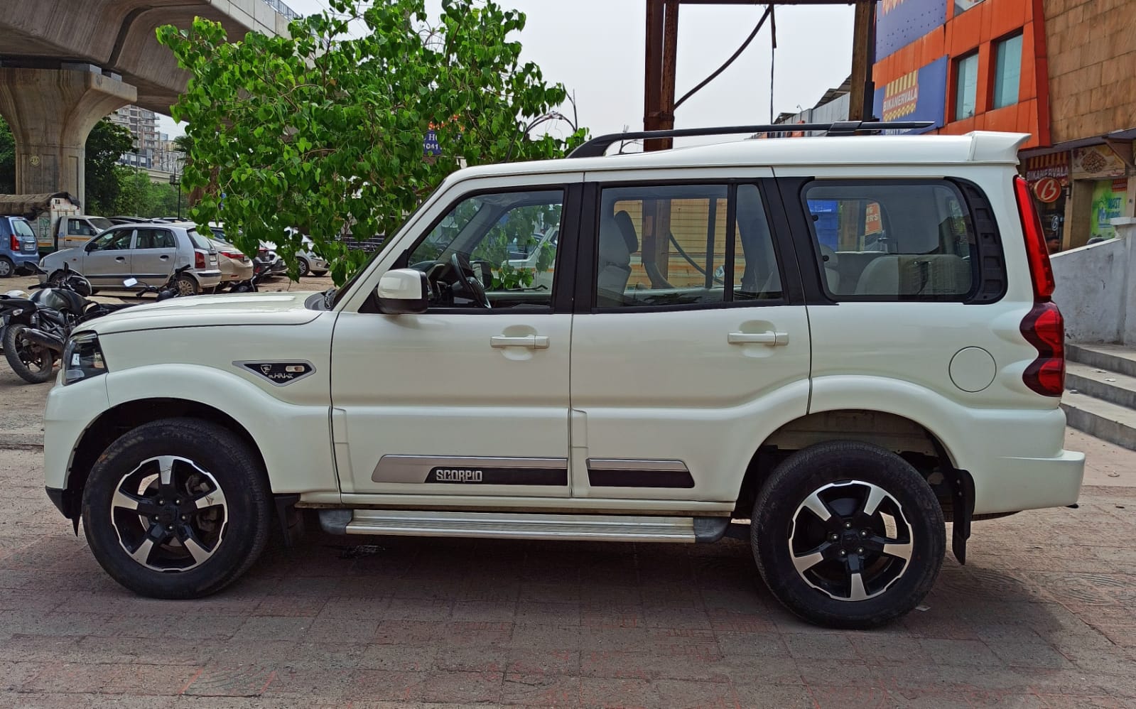 *BOOKED* SCORPIO CLASSIC S11 MT 29700