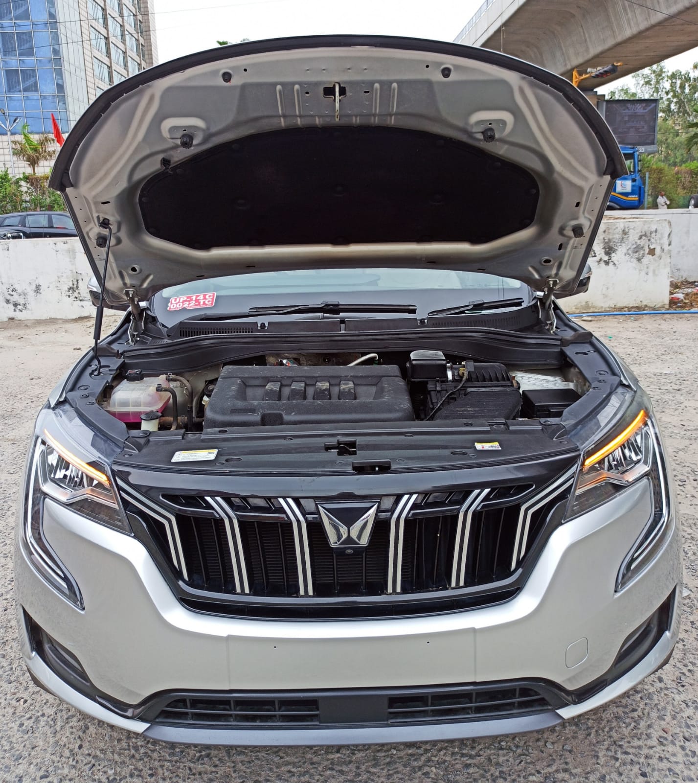MAHINDRA XUV 700 AX7 L DIE. MT