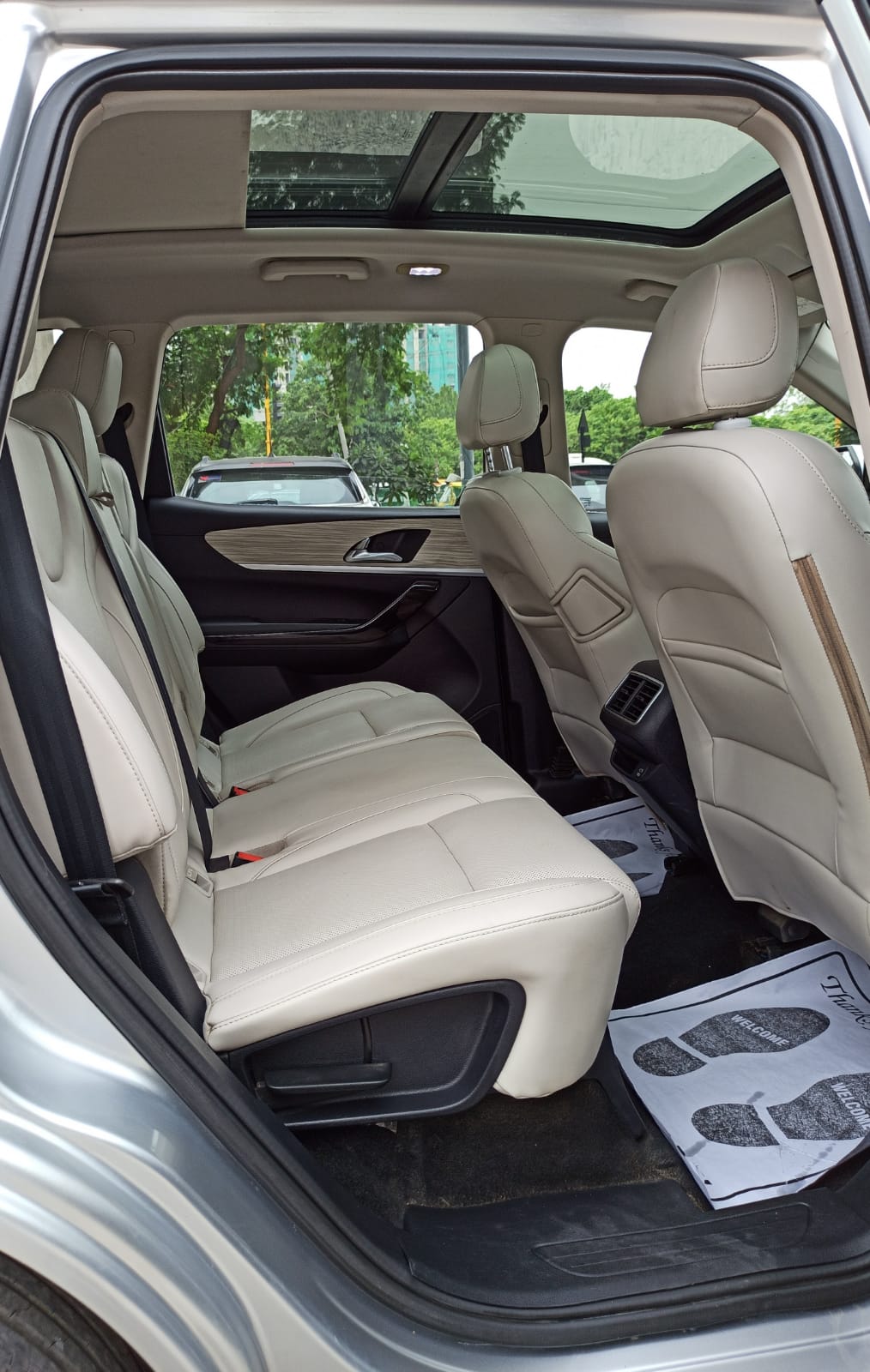 MAHINDRA XUV 700 AX7 L DIE. MT
