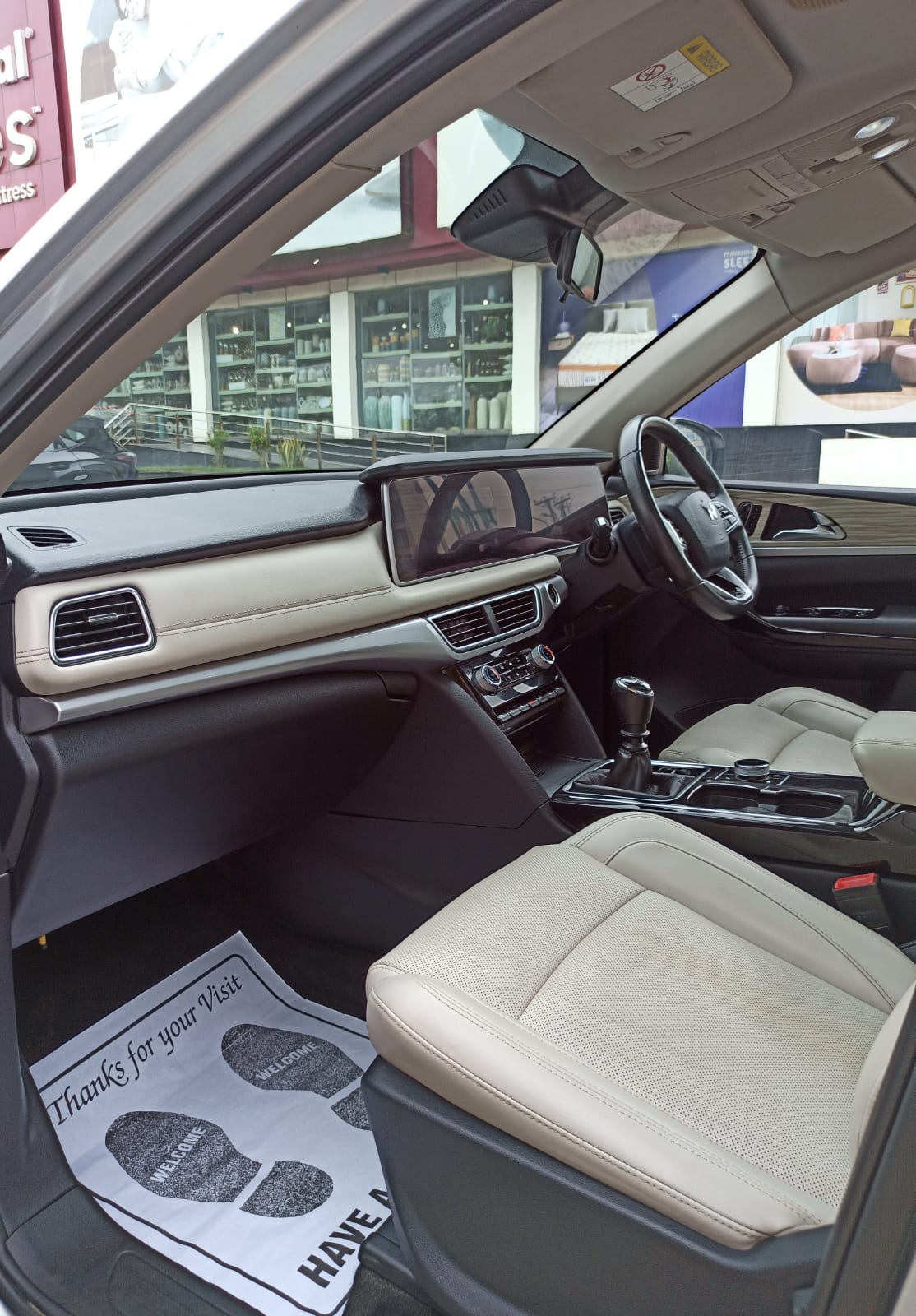 MAHINDRA XUV 700 AX7 L DIE. MT