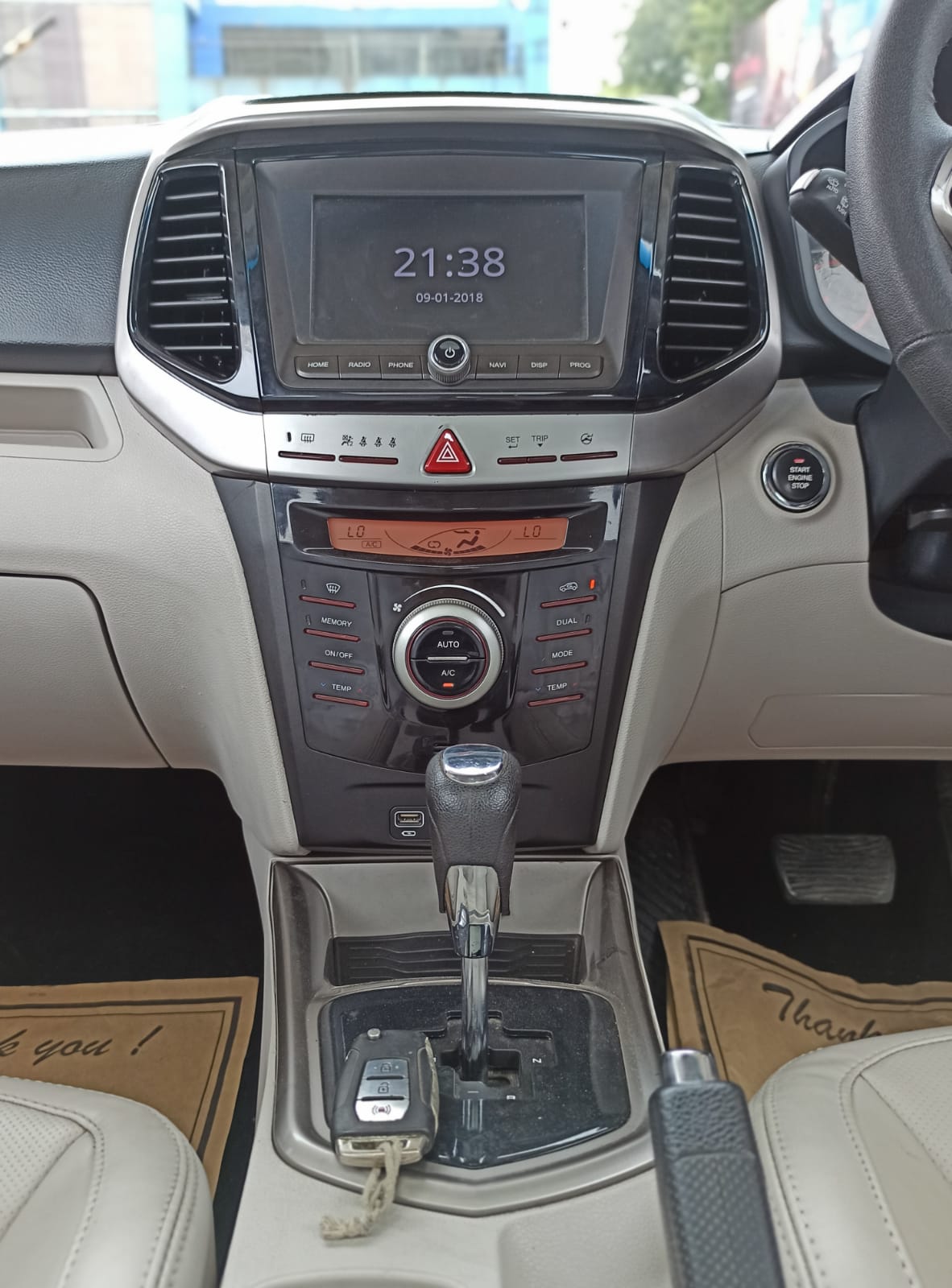 MAHINDRA XUV 300 W8 OPT. AT PETROL AQUA MAREEN 2021