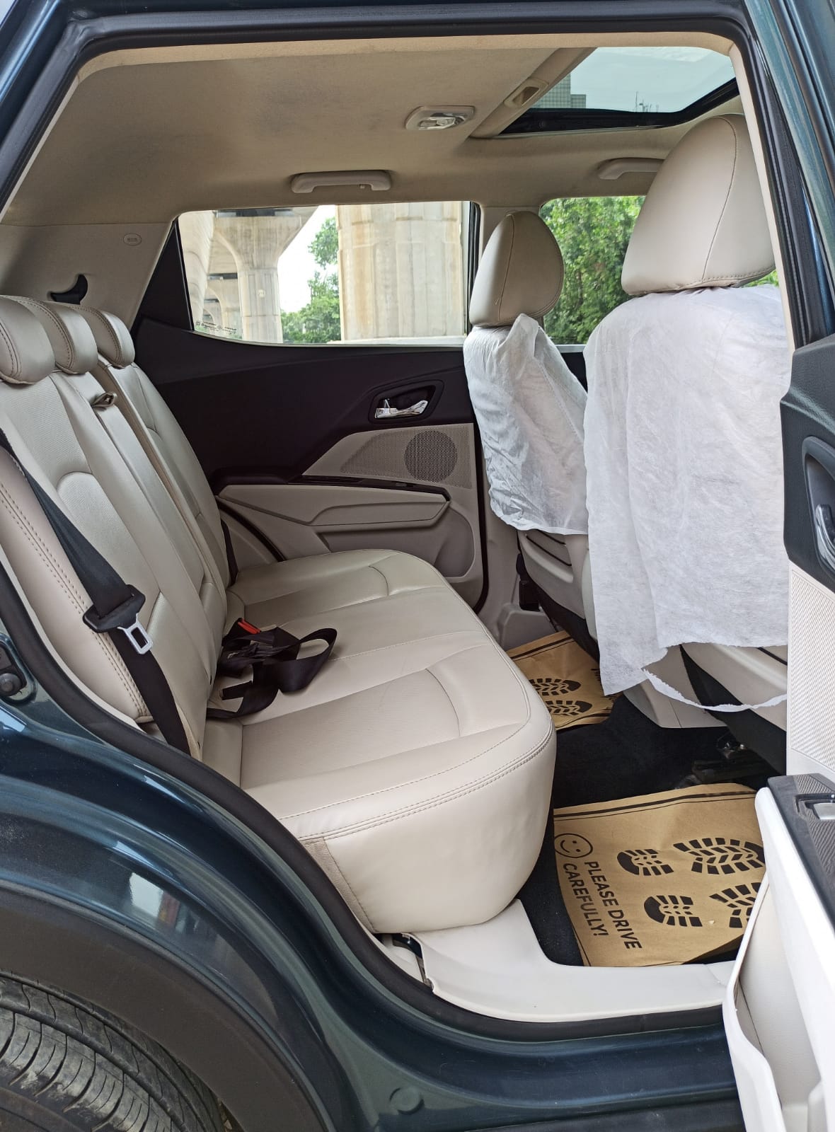 MAHINDRA XUV 300 W8 OPT. AT PETROL AQUA MAREEN 2021