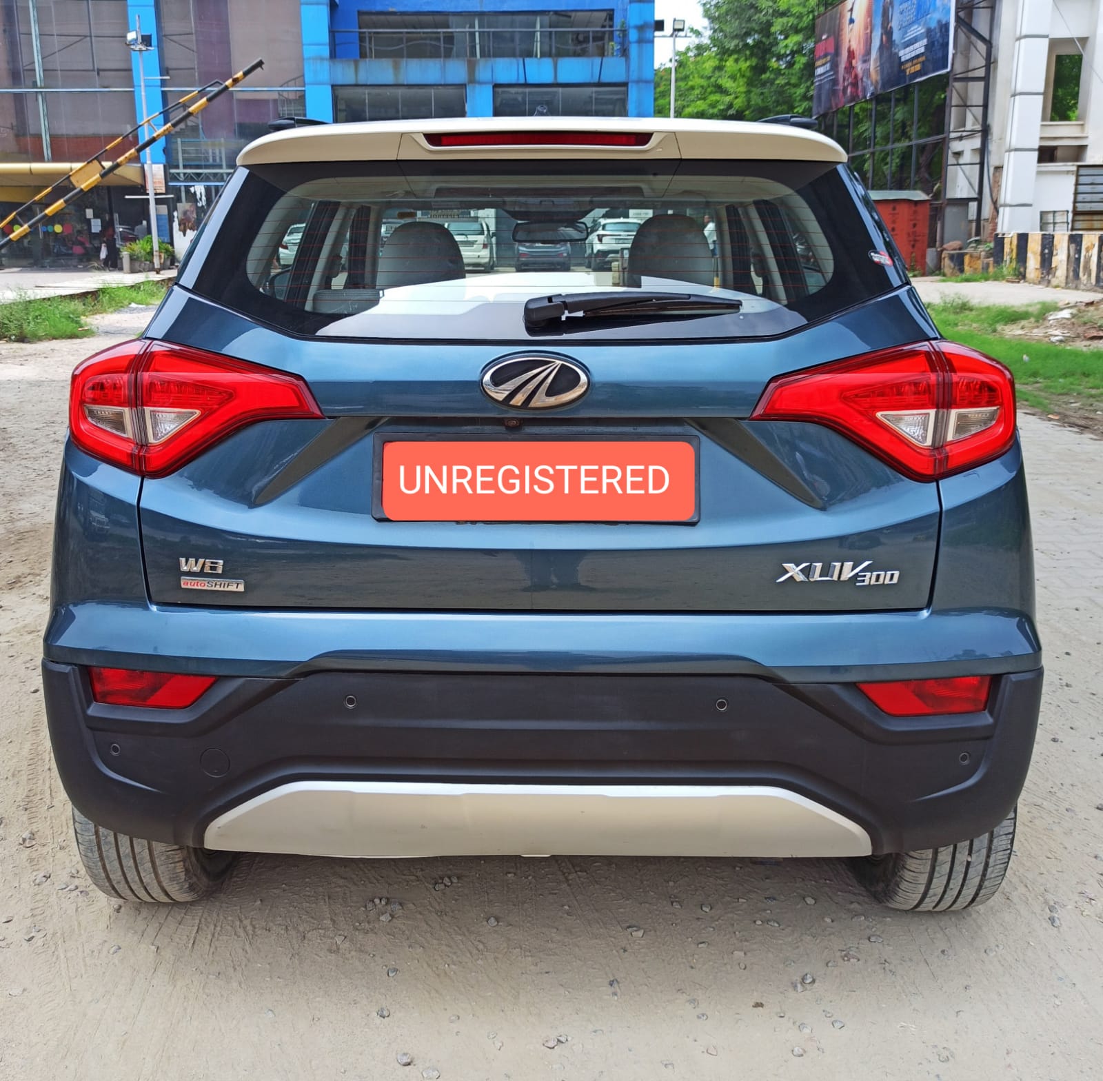 MAHINDRA XUV 300 W8 OPT. AT PETROL AQUA MAREEN 2021