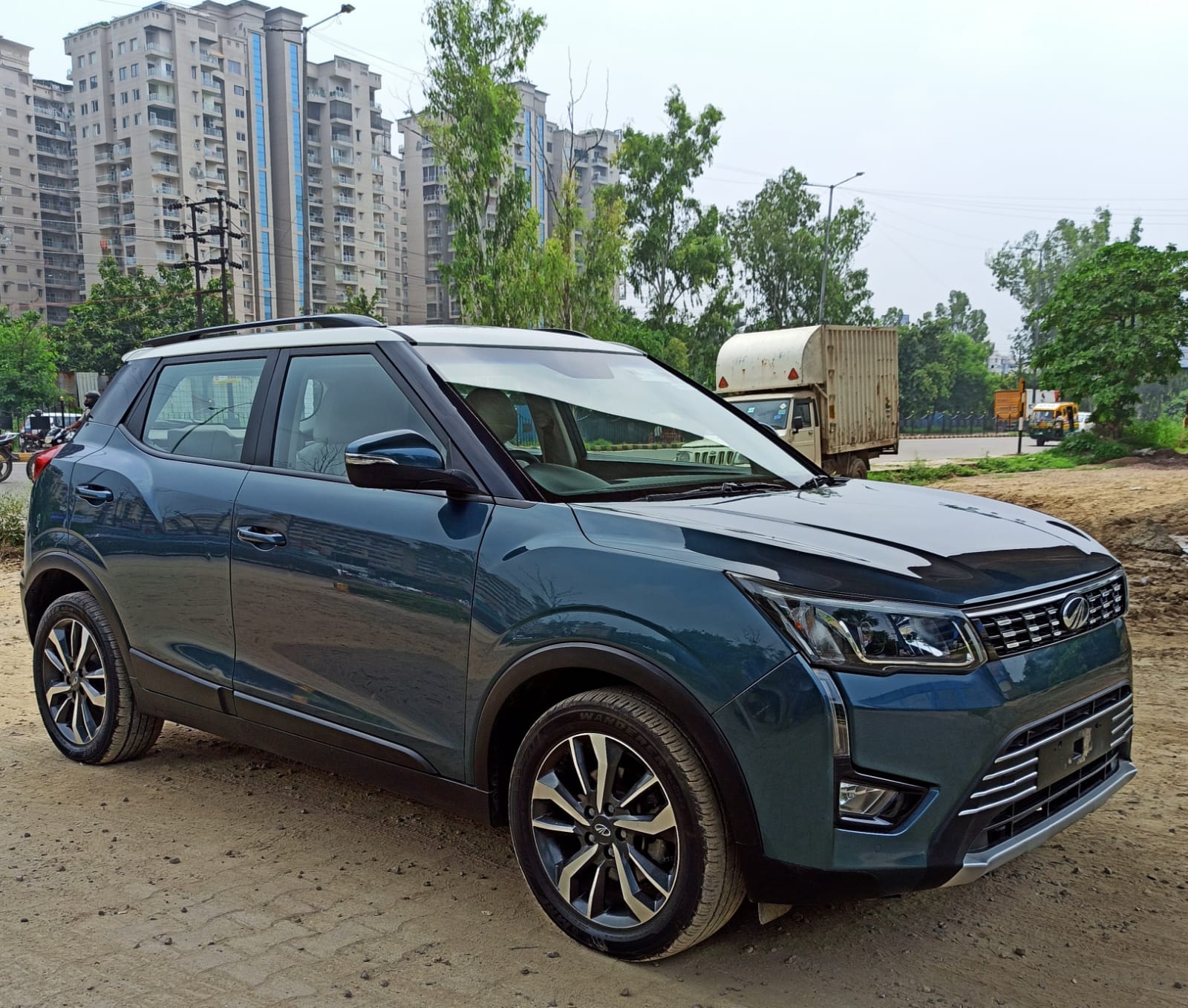 MAHINDRA XUV 300 W8 OPT. AT PETROL AQUA MAREEN 2021