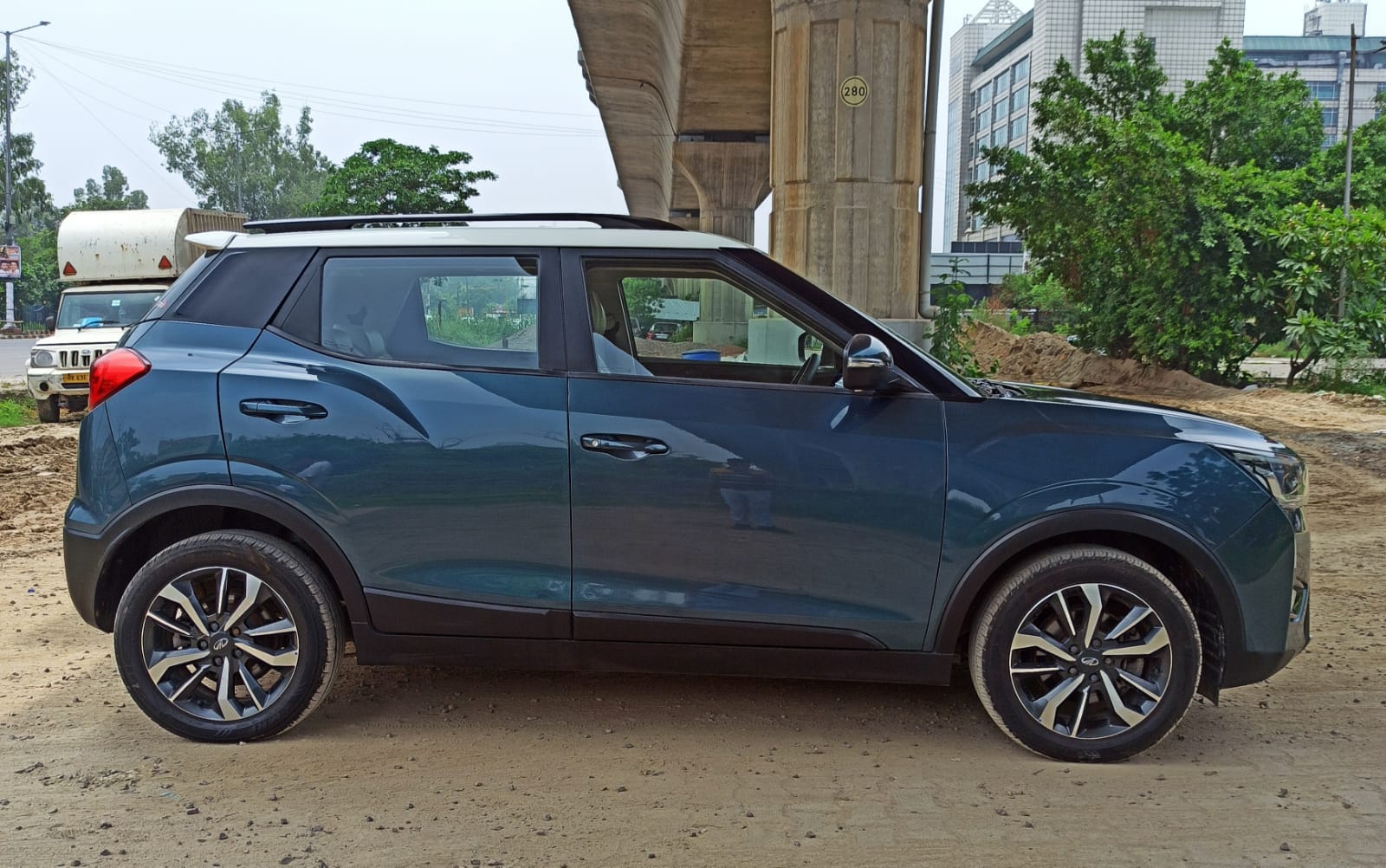 MAHINDRA XUV 300 W8 OPT. AT PETROL AQUA MAREEN 2021